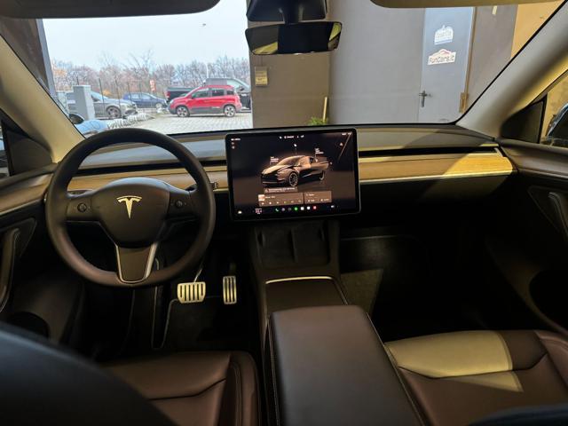 TESLA Model Y DUAL MOTOR (LONG RANGE AWD)