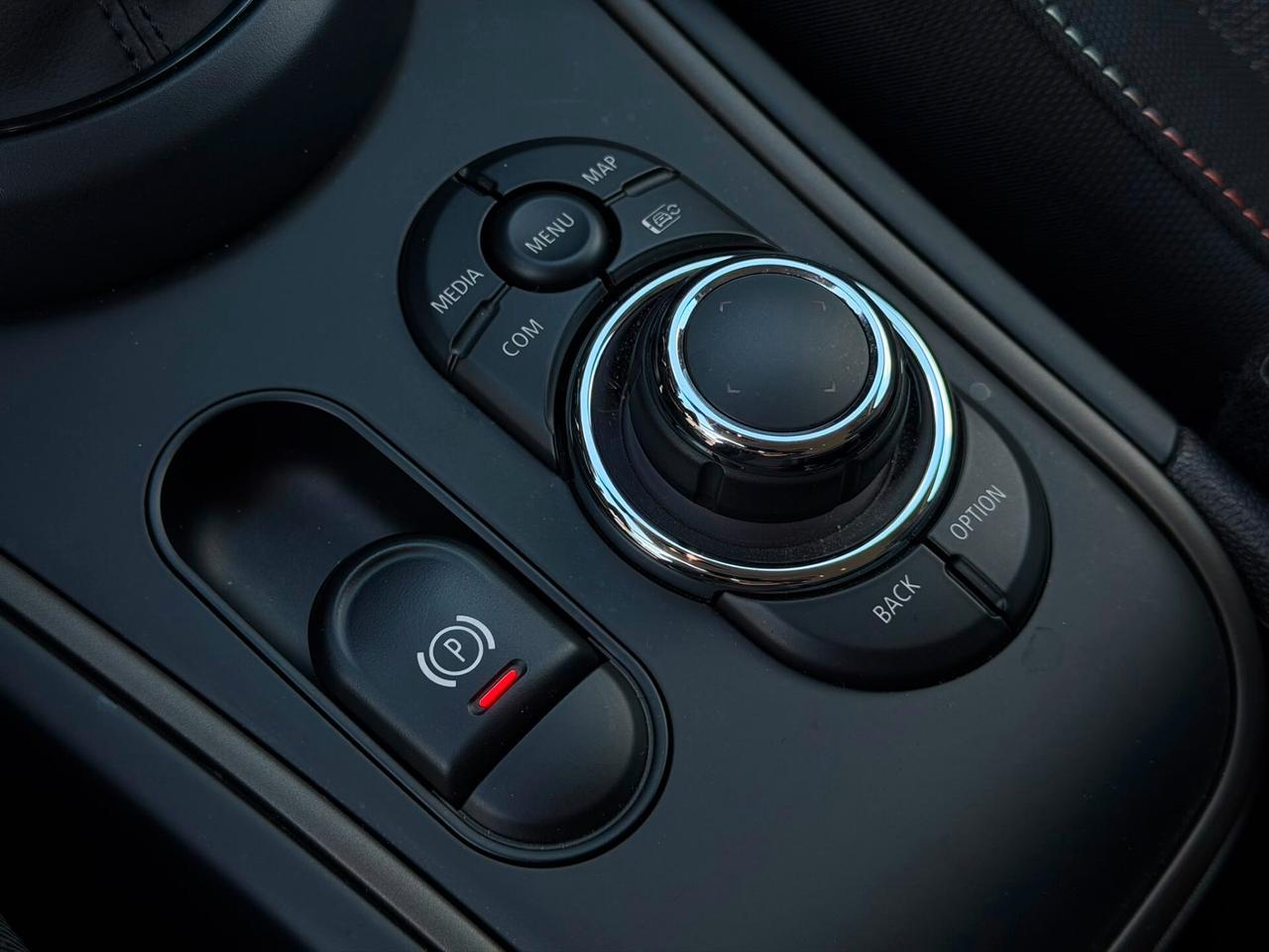 Mini Cooper Countryman 1.5 Essential