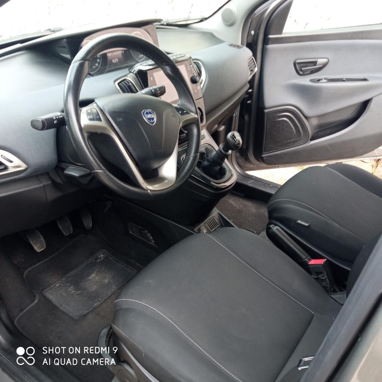 Lancia Ypsilon 1.0 FireFly 5 porte S&S Hybrid Gold Plus