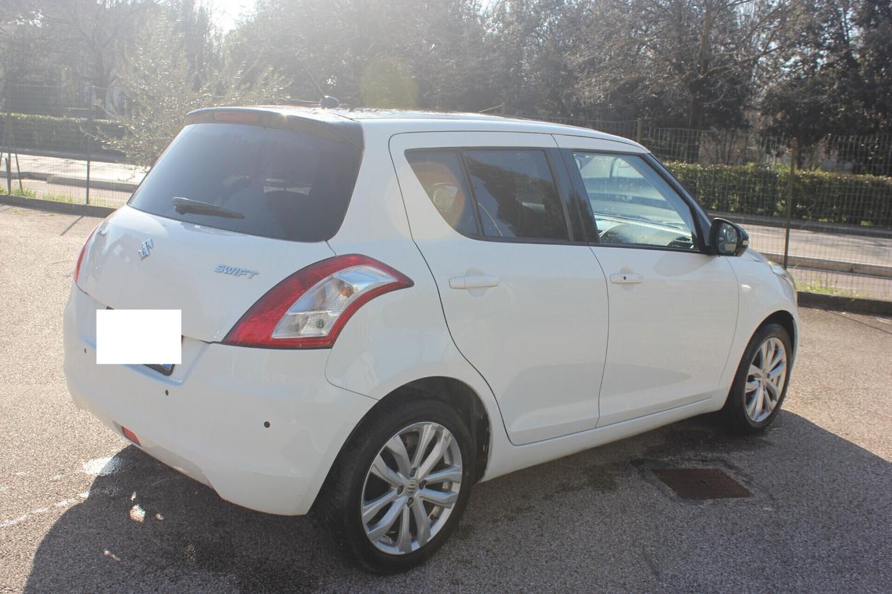 Suzuki Swift Suzuki Swift 1.2 VVT 2016 Bi Colore usata a Firenze