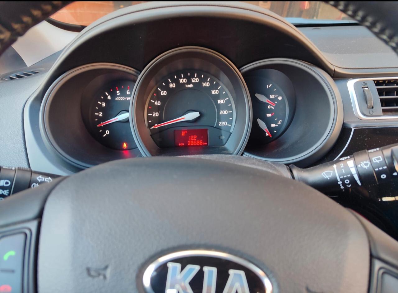 Kia Rio 1.1 CRDi 5p. Cool 38000 km