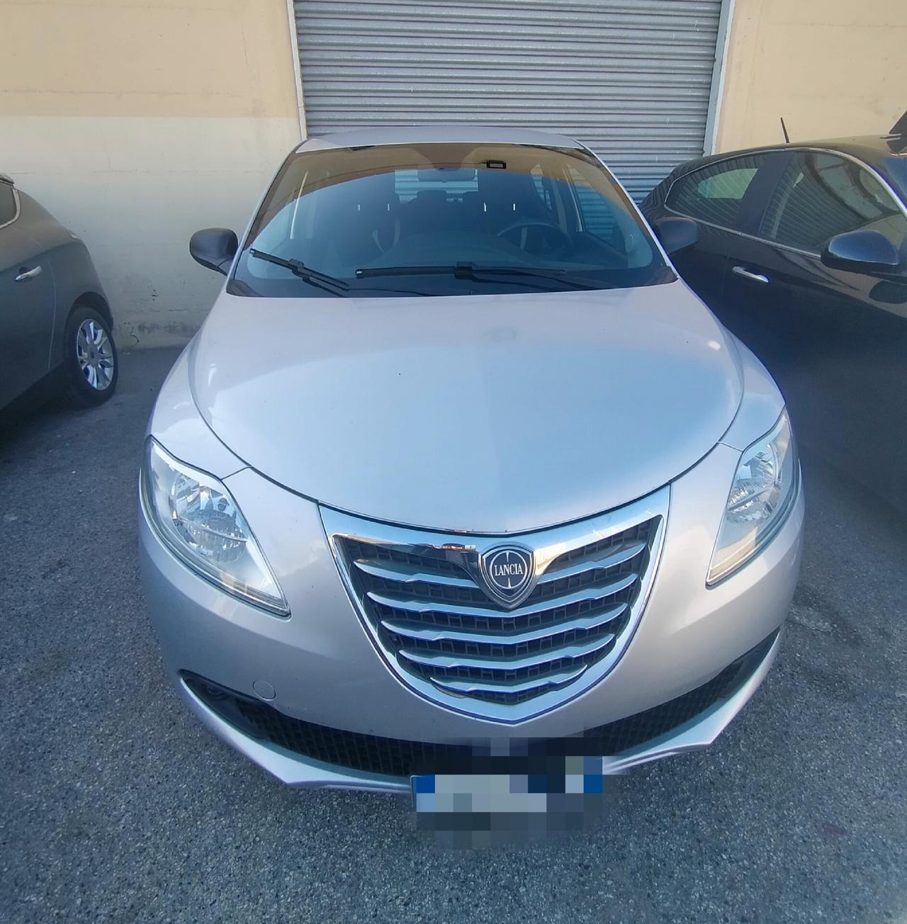 Lancia Ypsilon 1.2 69 CV 5 porte Silver