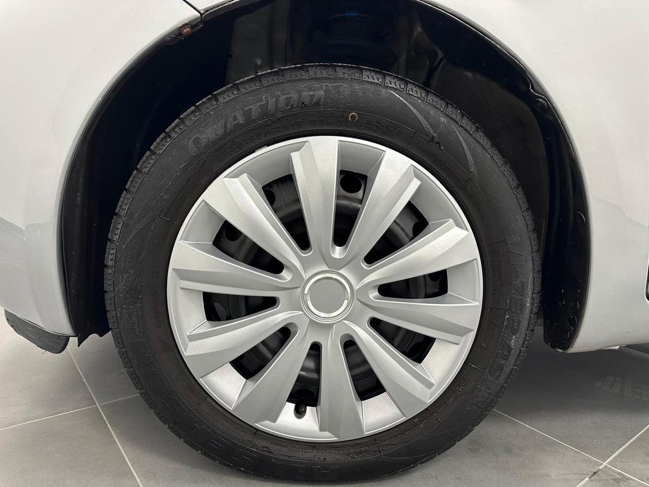 Toyota Yaris 1.0 3 porte - Neopatentati