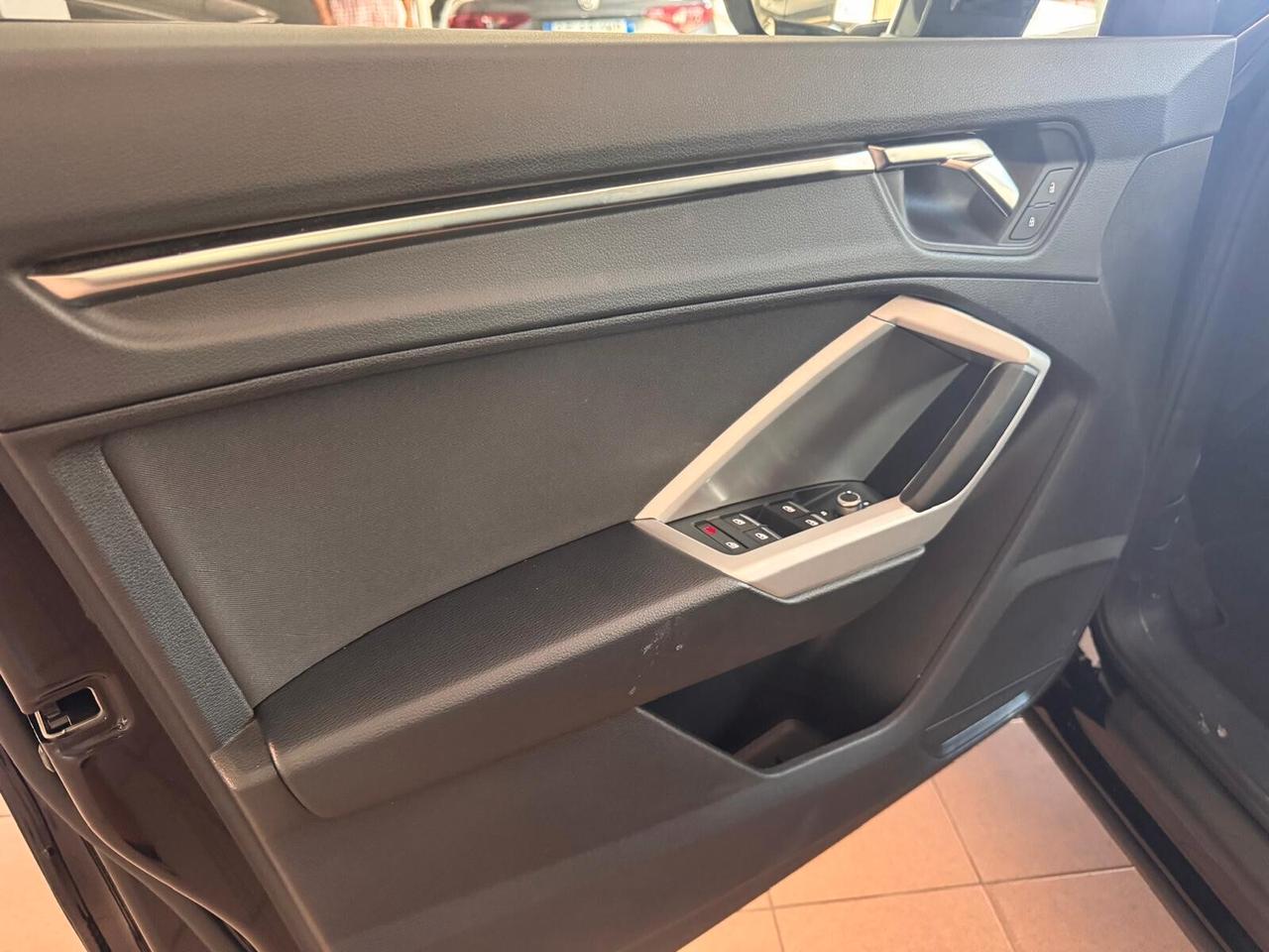 Audi Q3 35 TDI S tronic Business Advanced