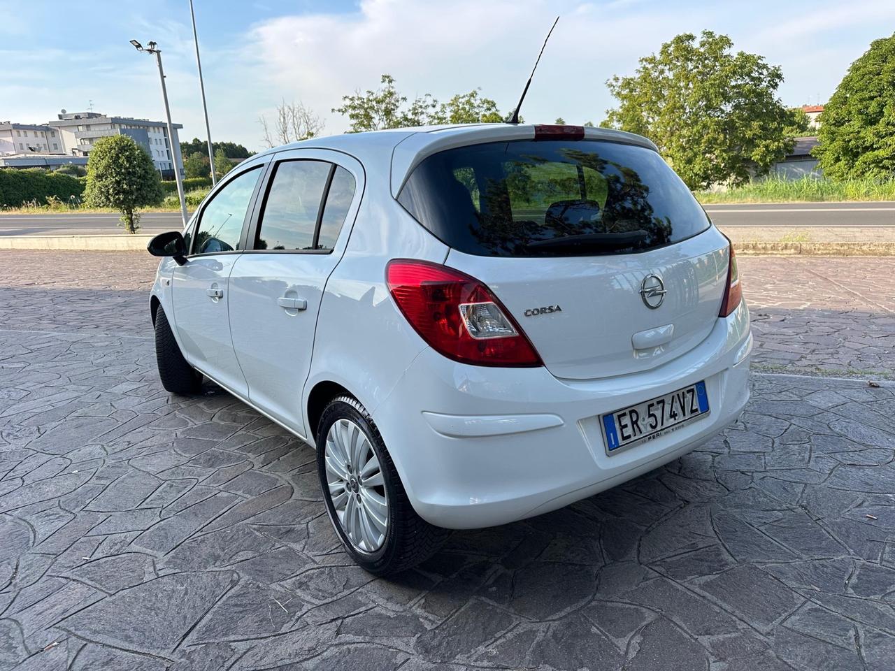 Opel Corsa 1.2 85CV 5 porte GPL-TECH Edition