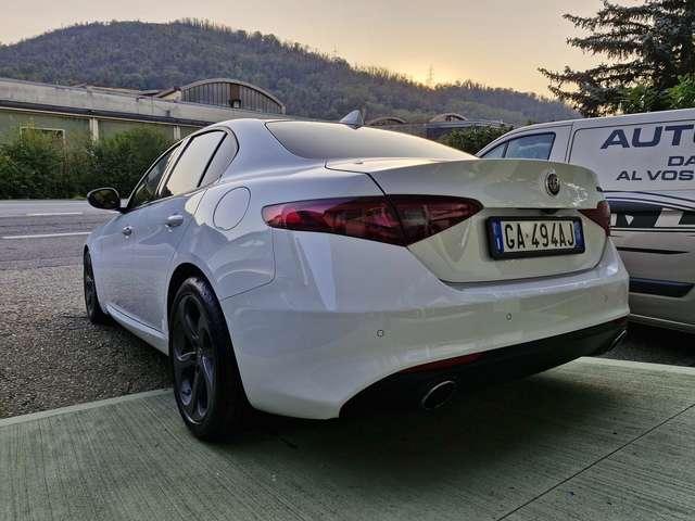 Alfa Romeo Giulia 2.0 T AT8 Sport Solo 27000 Km Pari al Nuovo!!!!