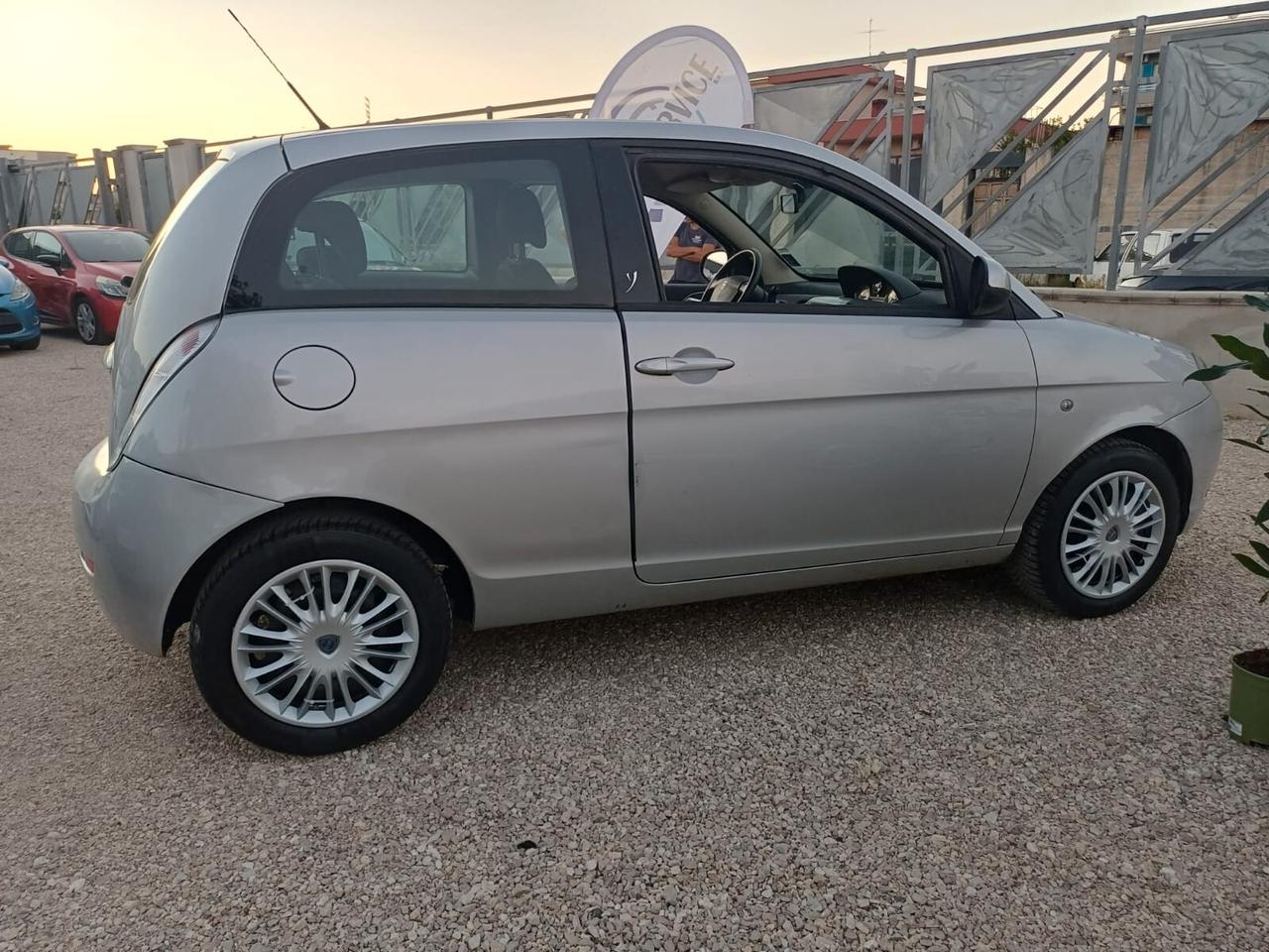 Lancia Ypsilon 1.2 benzina UNICA - 2011