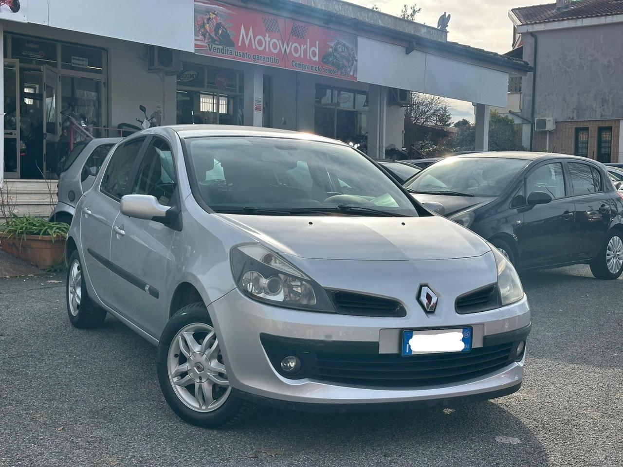Renault Clio 1.6 benzina