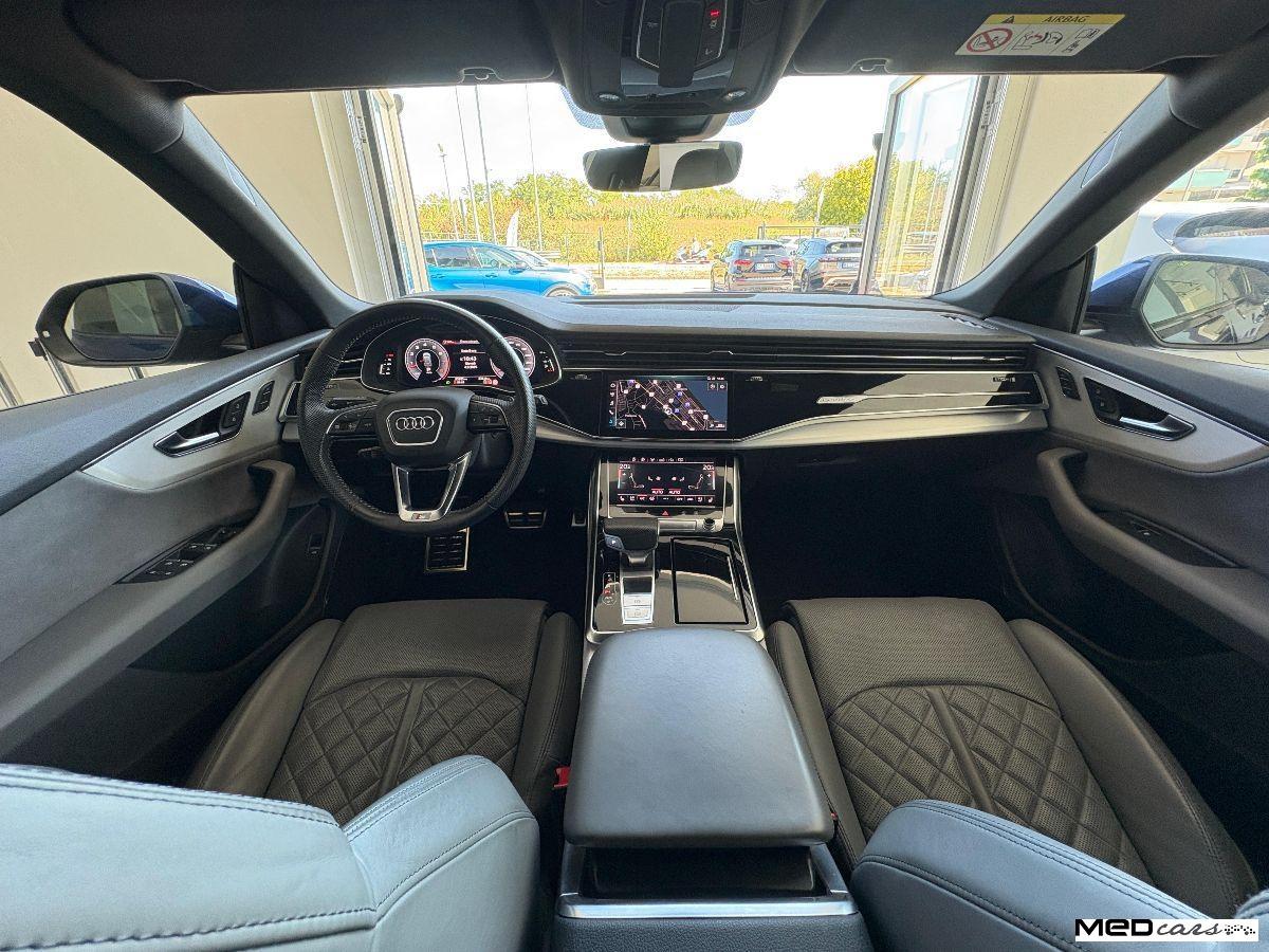 AUDI - Q8 - 55 TFSI quattro tiptronic Sport
