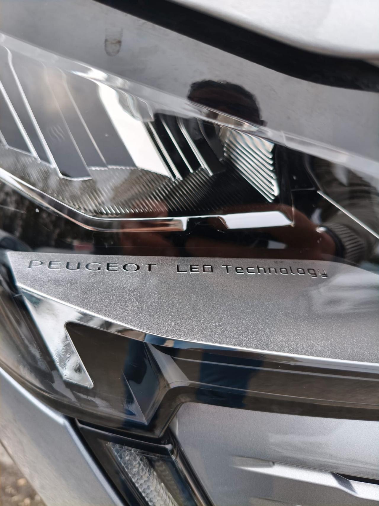 Peugeot 3008 1.6 Plug-In Hybrid 225Cv Eat8 Allure Pack