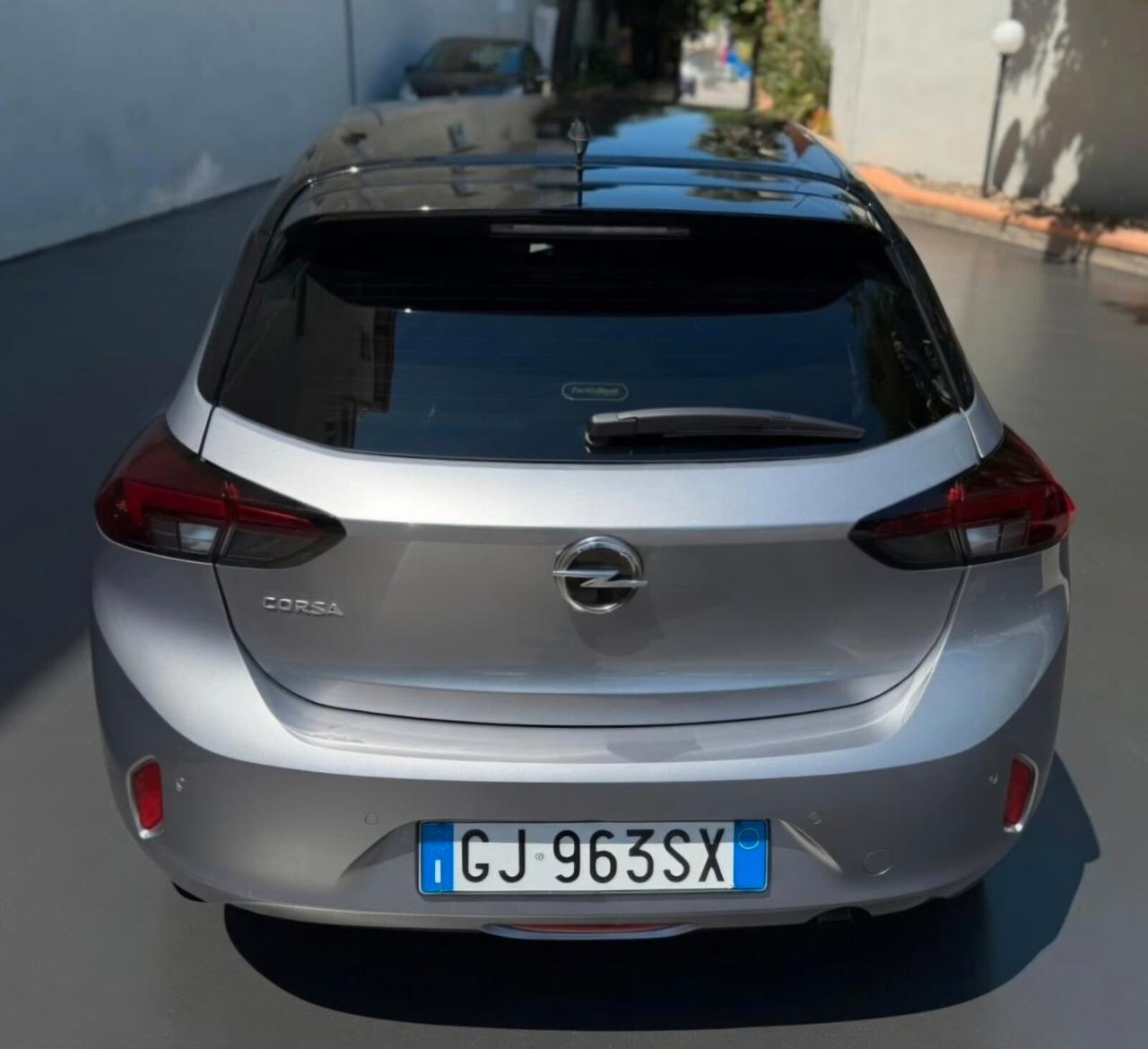 Opel Corsa 1.2 Design & Tech
