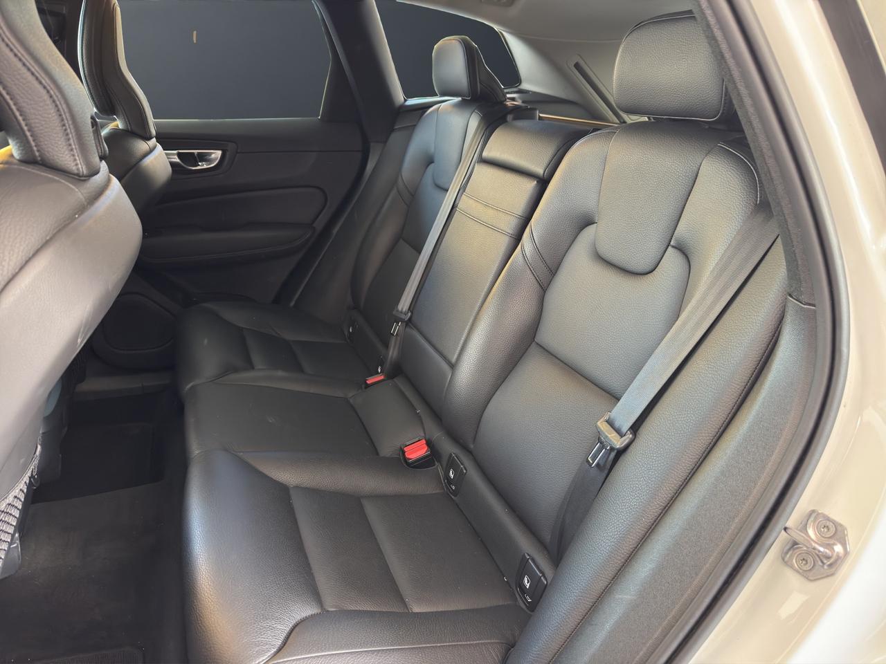 VOLVO XC60 B4 AWD MILD HYBRID MOMENTUM - 2021