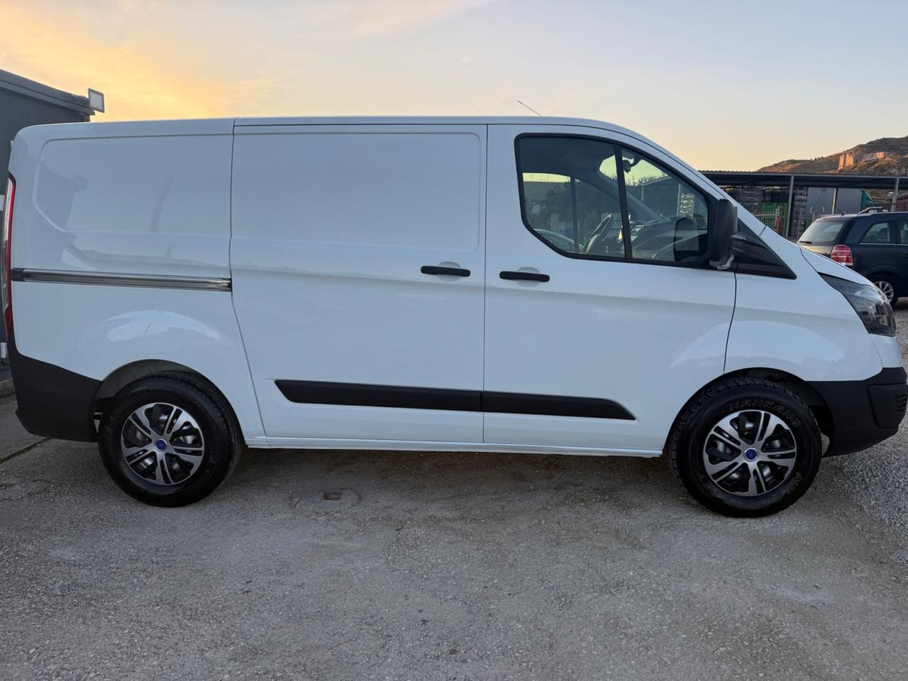 Ford Transit Custom 250 2.2 TDCi PC Furgone Entry