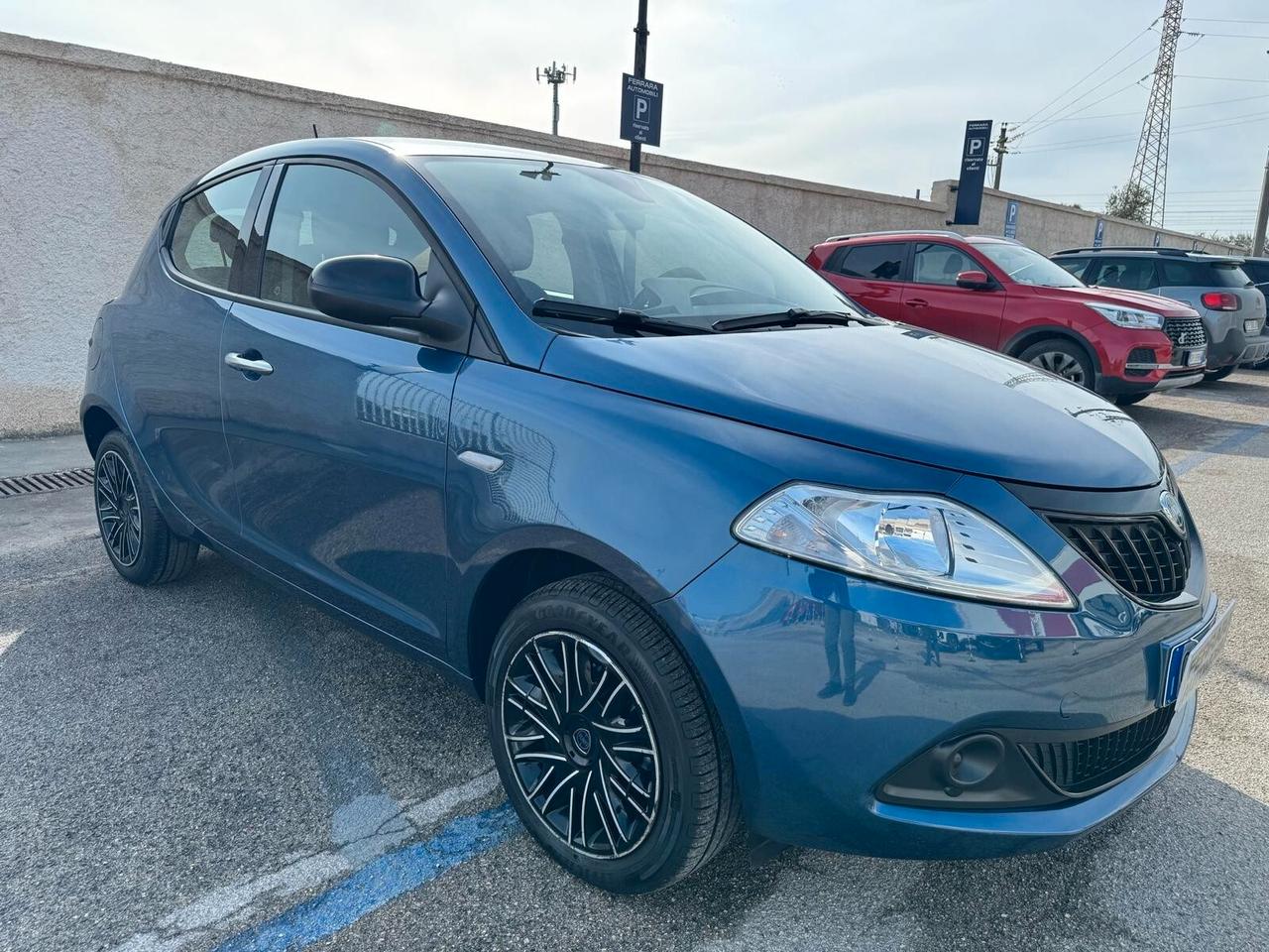 Lancia Ypsilon 1.0 FireFly 5 porte S&S Hybrid Silver Plus