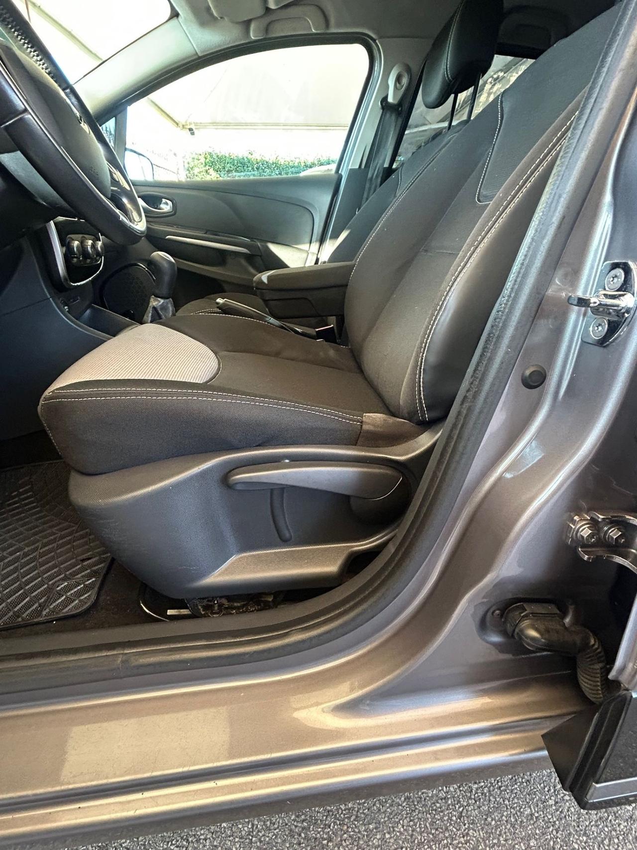 Renault Clio Sporter 1.5 dCi 8V 75CV Costume National