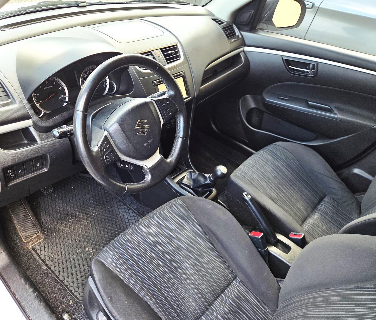Suzuki Swift 1.3 DDiS FULL NAVI SENSORI TETTO GARANZIA