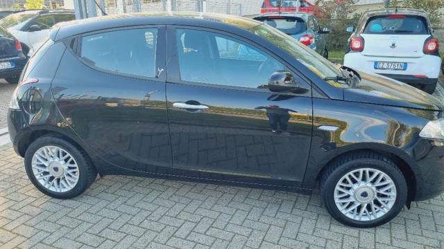 LANCIA Ypsilon 1.2 69 CV 5 porte Silver