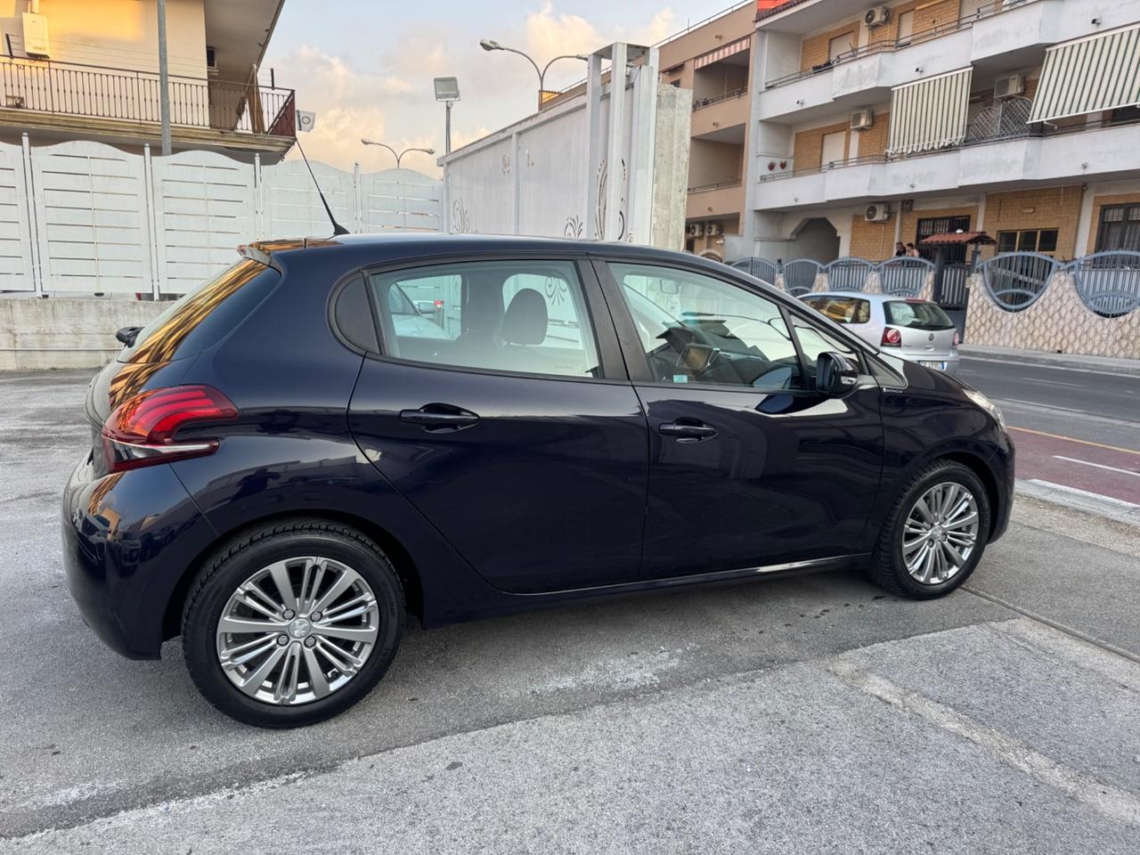 Peugeot 208 1.2 BENZINA 82CV Allure 2018