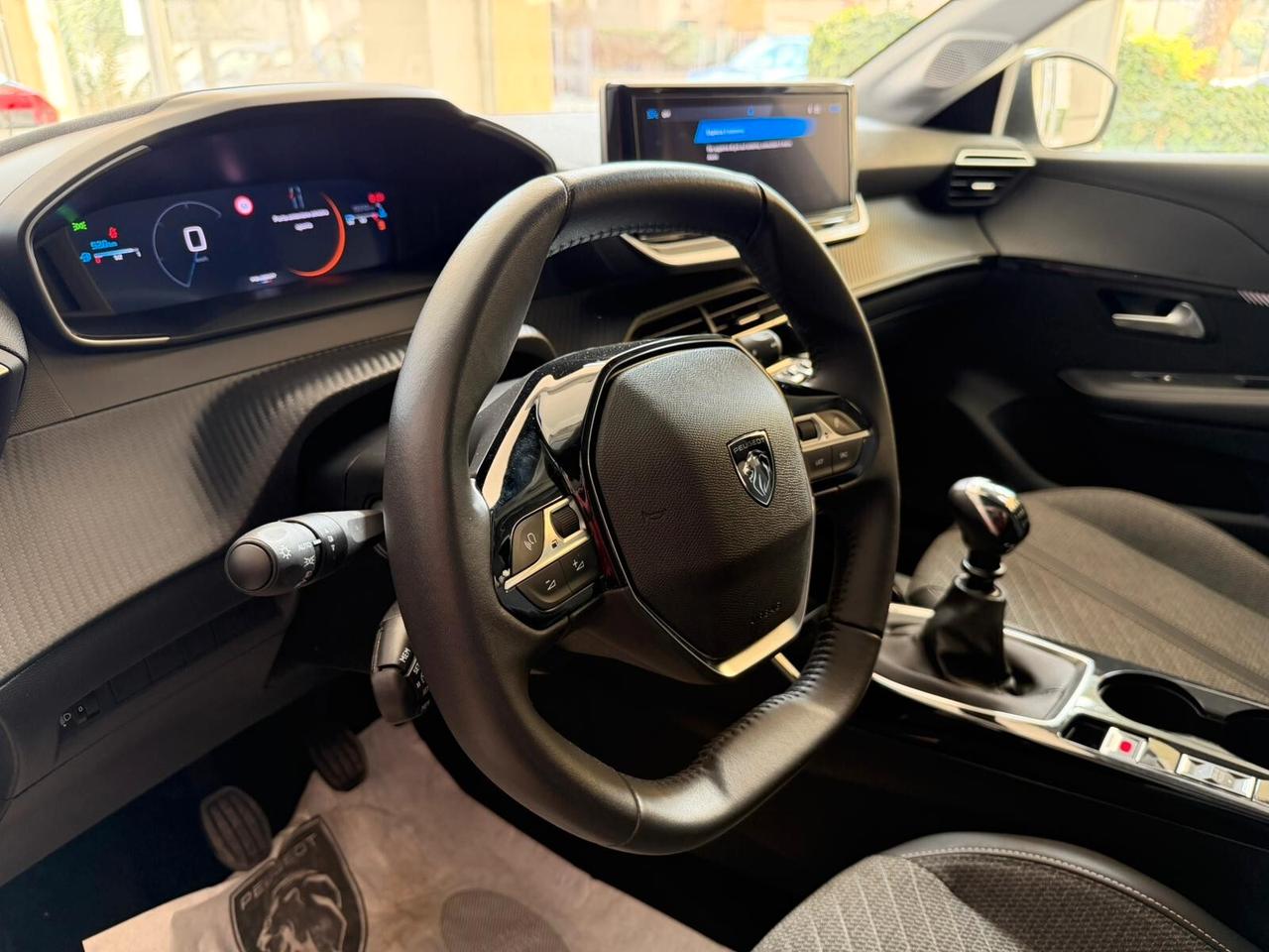 Peugeot 208 1.2 100CV Allure