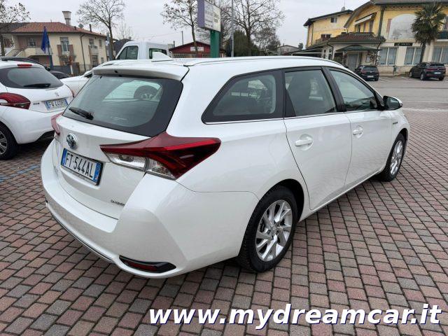 TOYOTA Auris Touring Sports 1.8 Hybrid