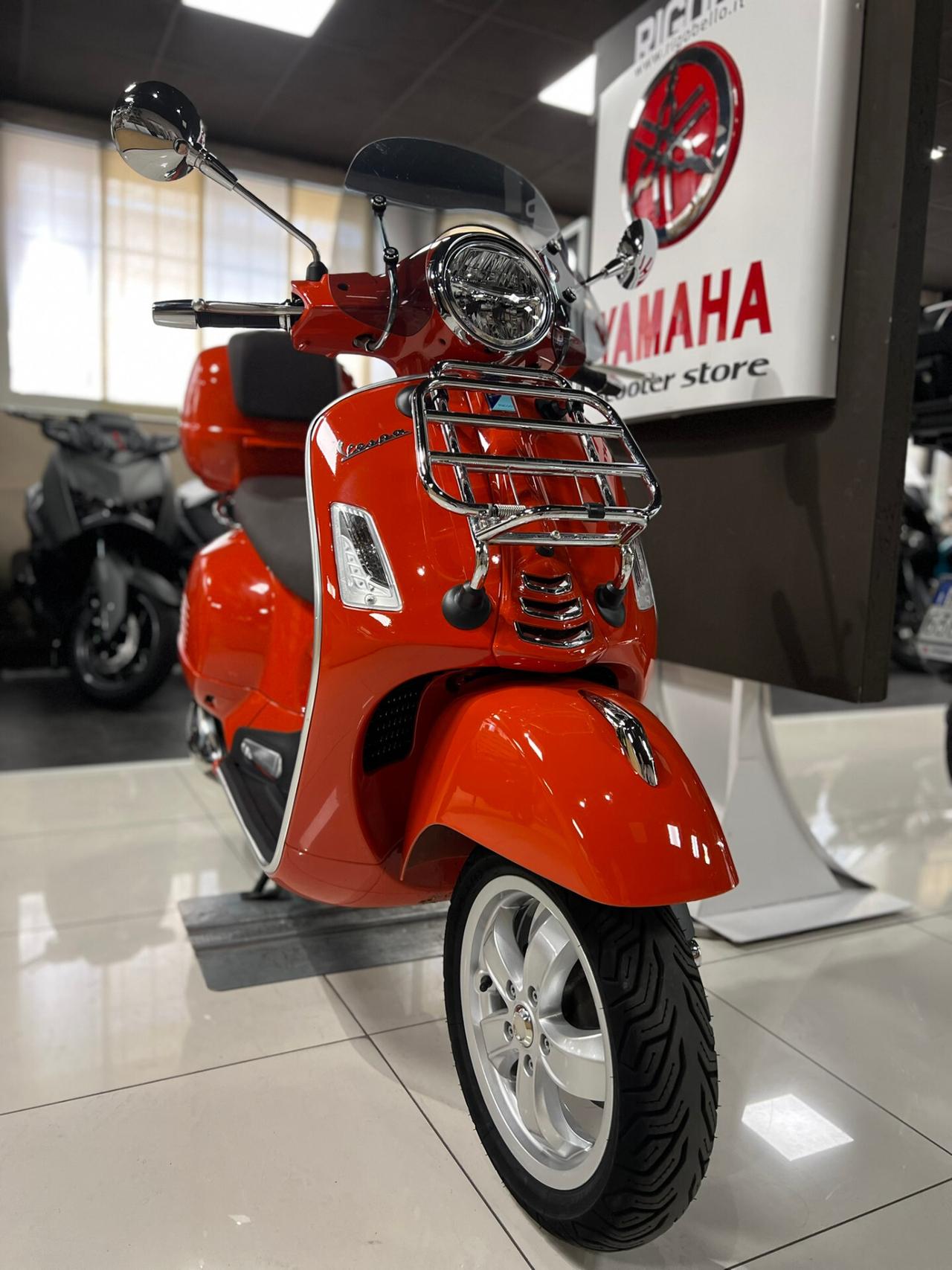 Vespa GTS 300