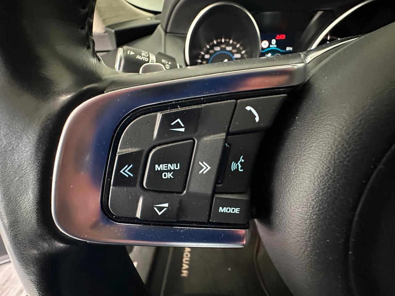 Jaguar F-Pace 2.0 D 180 CV AWD aut. R-Sport