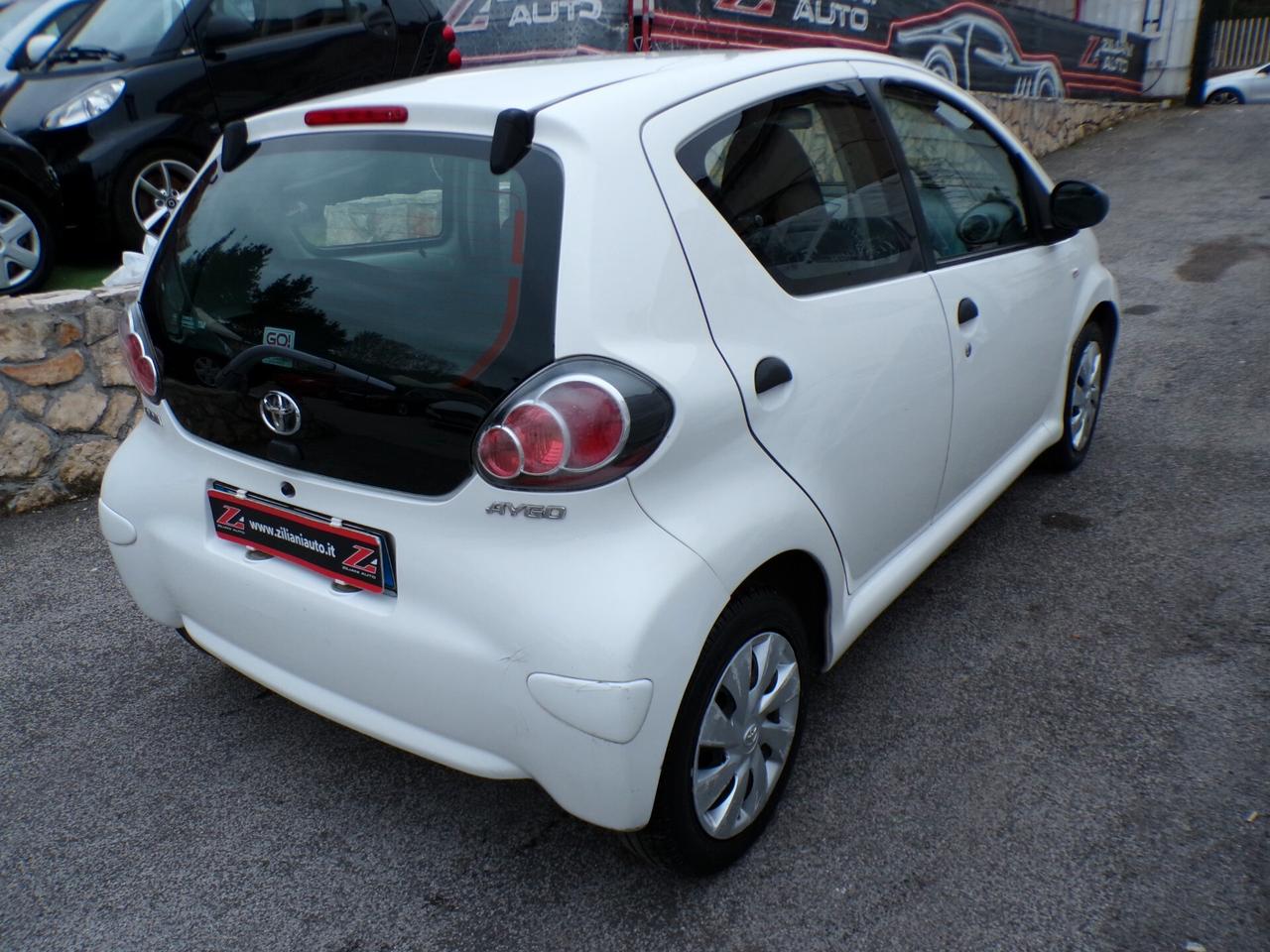 Toyota Aygo 1.0 12V VVT-i 5 porte Cool Soda Connect