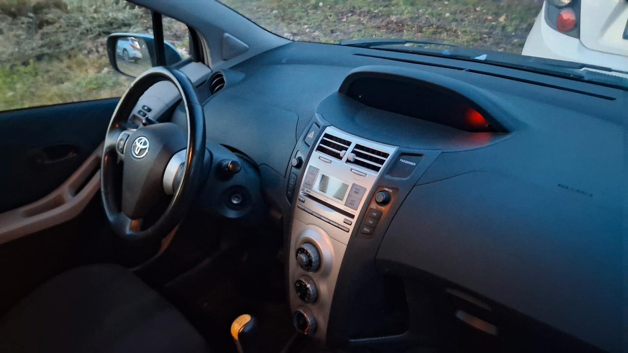 Toyota Yaris 1400 D SOL 90 CV