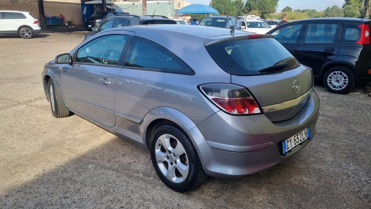 Opel Astra GTC 1.7 CDTI 101CV 3 porte Cosmo