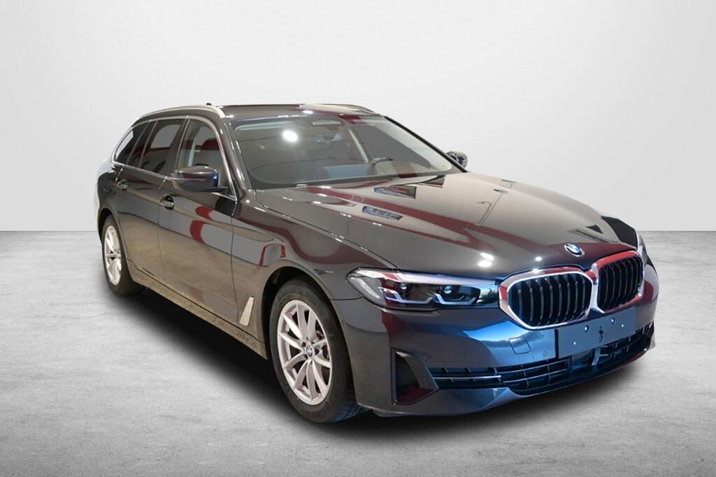 BMW 518D TOURING 136CV STEPTRONIC 48V BUSINESS ADVANTAGE ( FARI LED ADATTIVI - BMW DIGITAL COCKPIT - ACTIVE CRUISE - PELLE - AMBIENT LIGHTS - NAVI - MIRROR - PARK ASSISTANT - TELECAMERA POST. )
