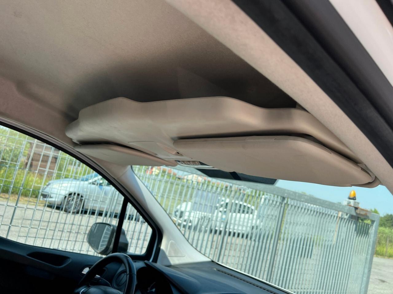 Ford Tourneo Courier 1.5 TDCI 75 CV Plus / OK NEOPATENTATI