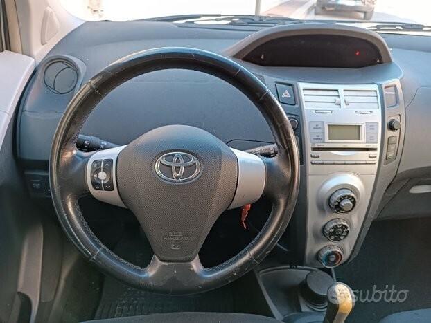 Toyota Yaris 1.0 3 porte Sol ideale per neo patent