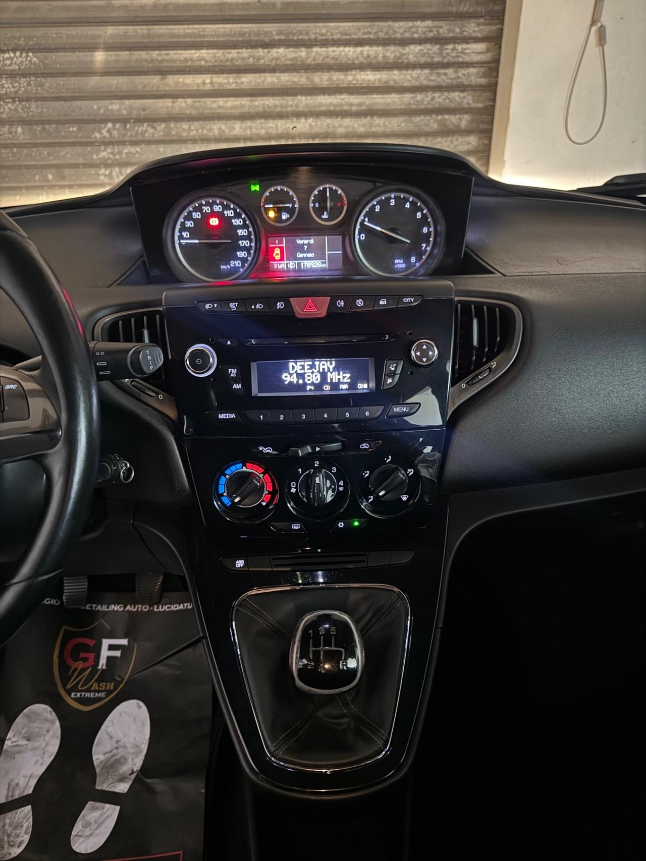 Lancia Ypsilon 1.2 69 CV 5 porte S&S Platinum