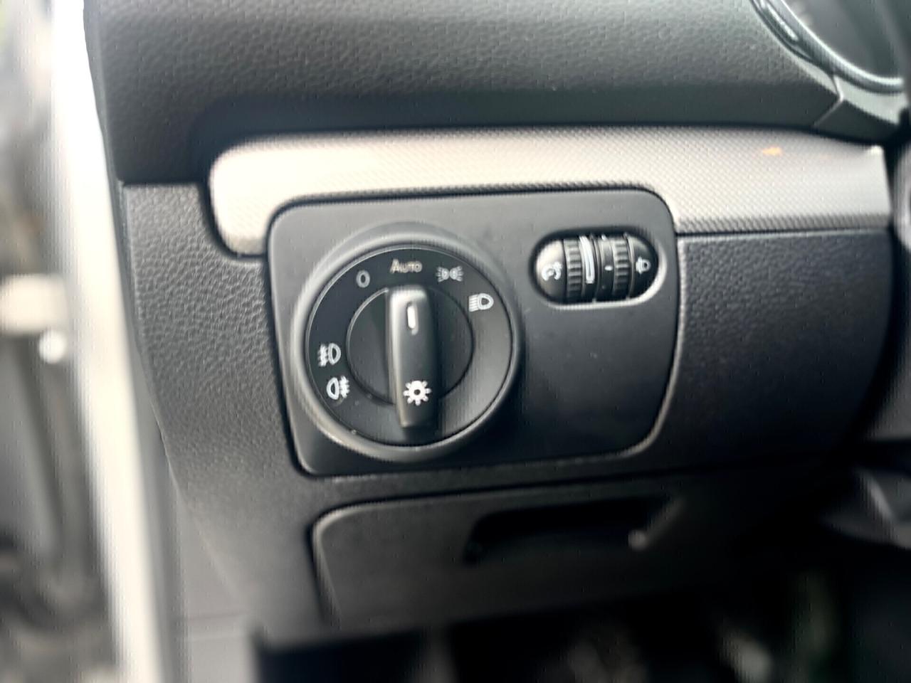 Volkswagen Golf 1.6 TDI(105cv)*NAVI*SEDILRISCALD*SENSORI