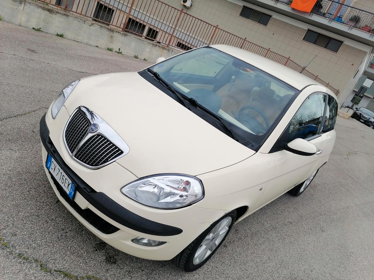 Lancia Ypsilon 1.3 Multijet 16V Platino