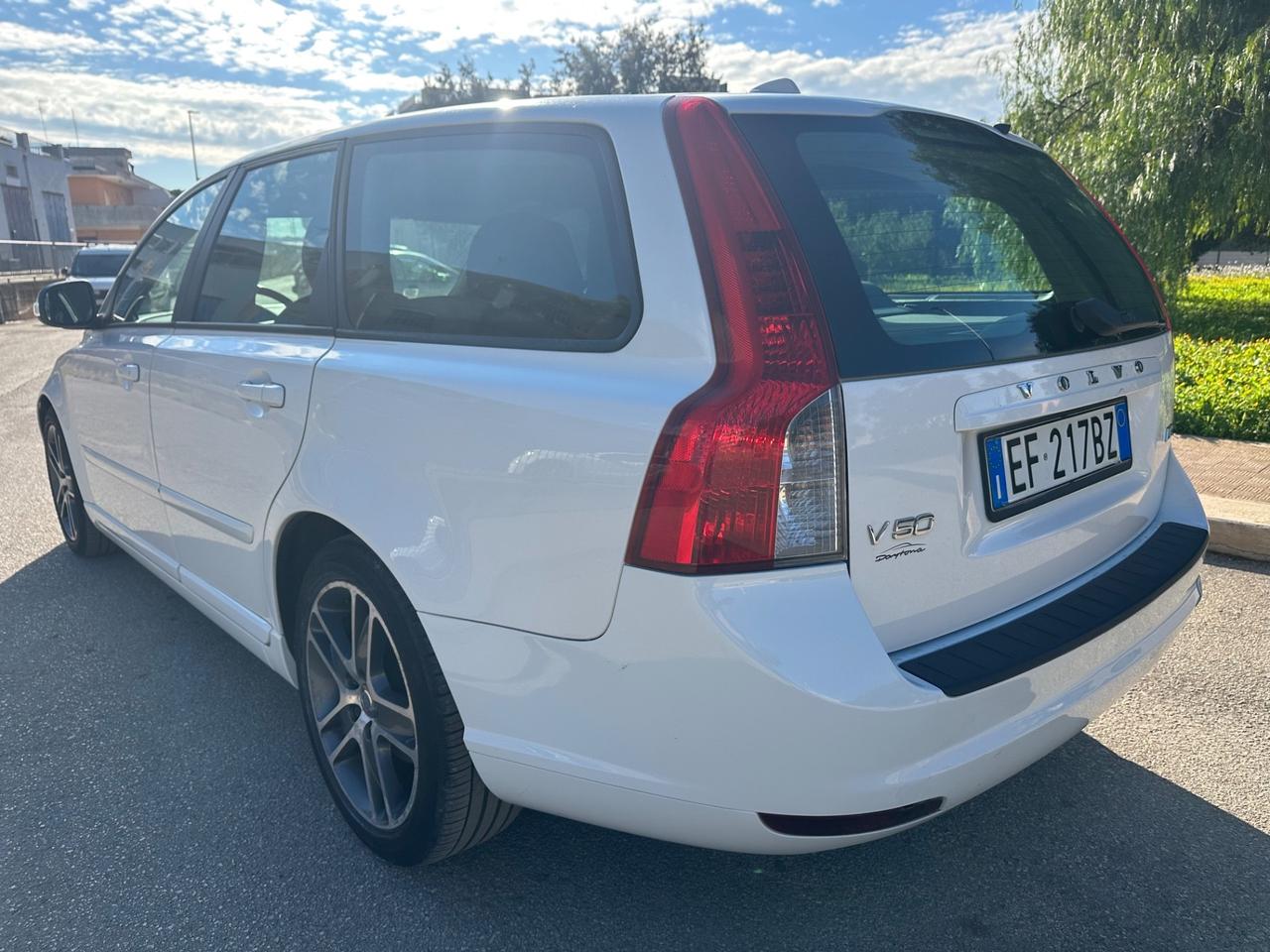 Volvo V50 1.6 DIESEL 2011 - CERCHI IN LEGA