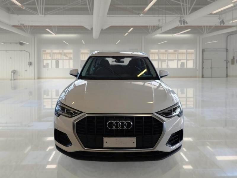 Audi Q3 45 TFSI e S tronic Business