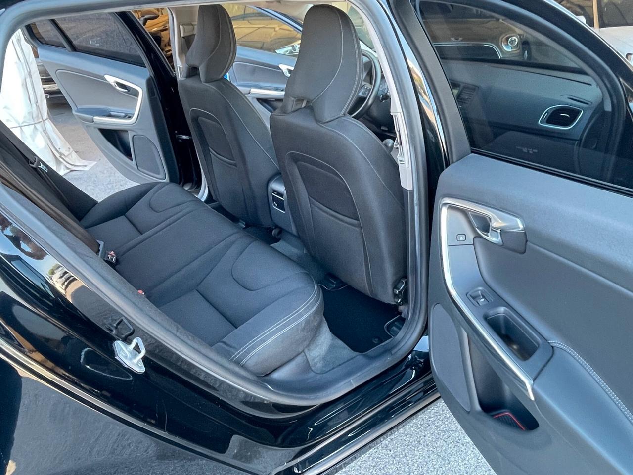 Volvo V60 D2 1.6 Kinetic