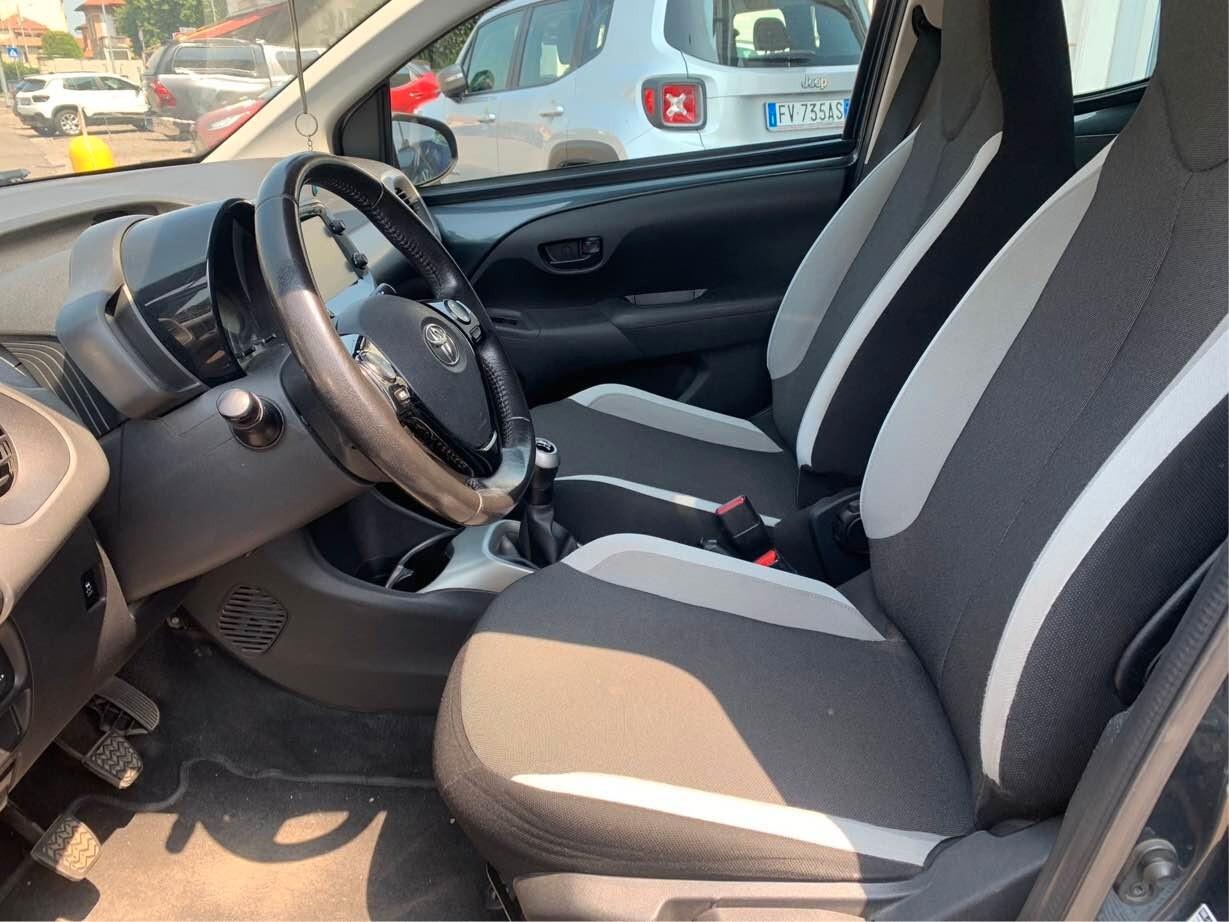 Toyota Aygo 1.0 VVT-i 69 CV x-play NEOPATENTATI