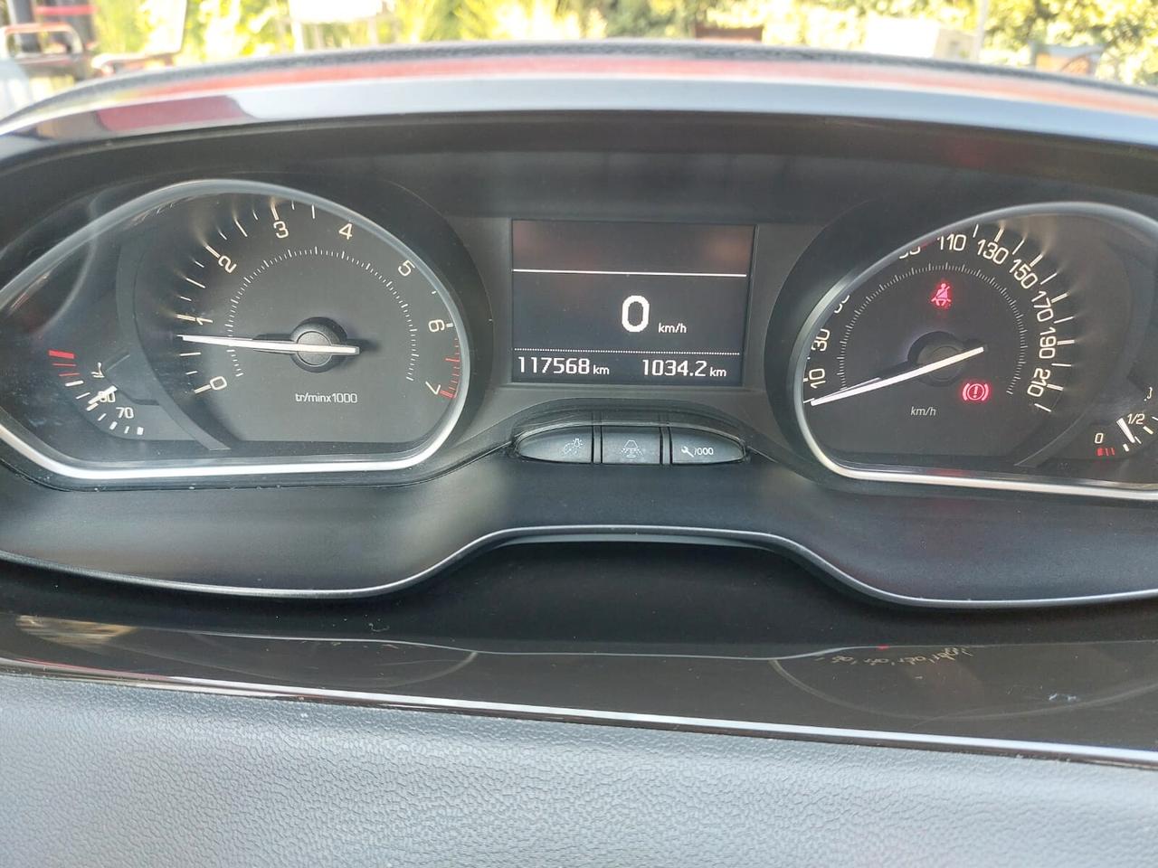 Peugeot 208 PureTech 82 5 porte Allure OK NEOPATENTATI