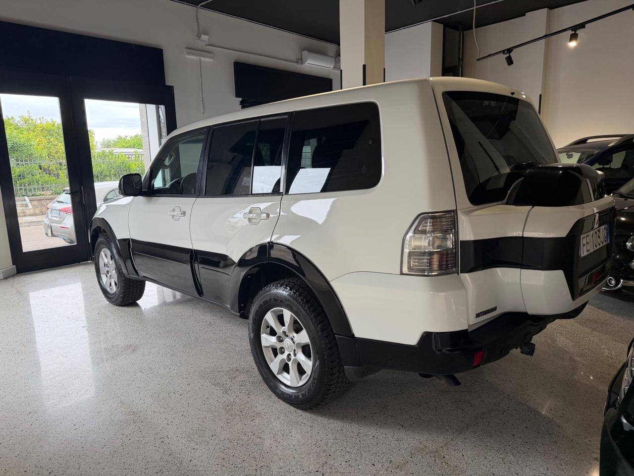 Mitsubishi Pajero 3.2 DI-D 16V aut. 5p. One/Hundred DPF