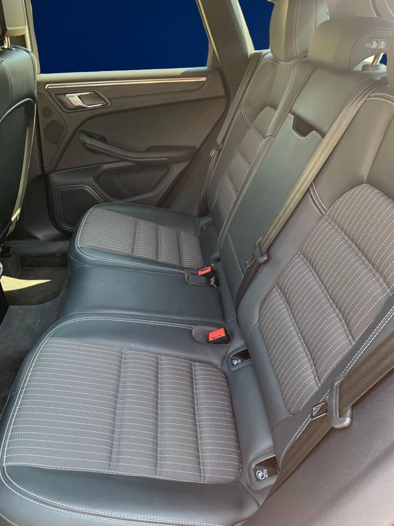 PORSCHE Macan 2.0 T