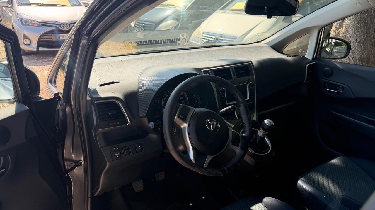 Toyota Verso-S 1.3 MT Active