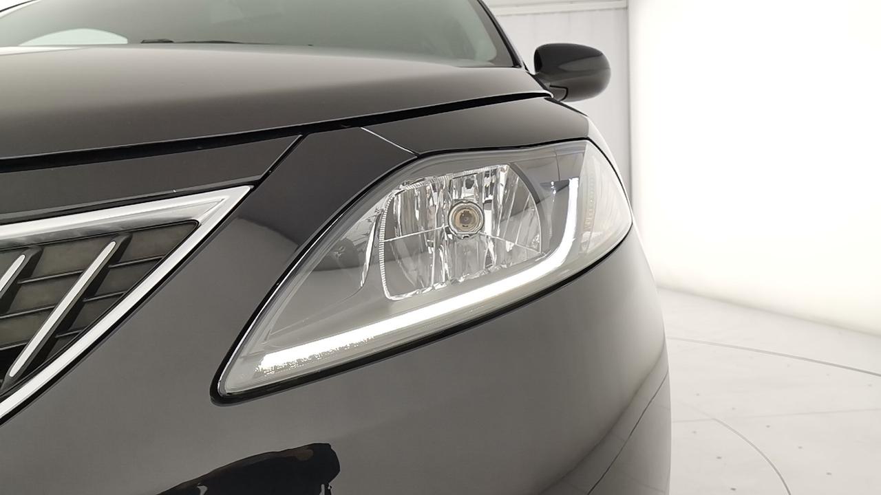 LANCIA Ypsilon III 2021 - Ypsilon 1.0 firefly hybrid Silver s&s 70cv