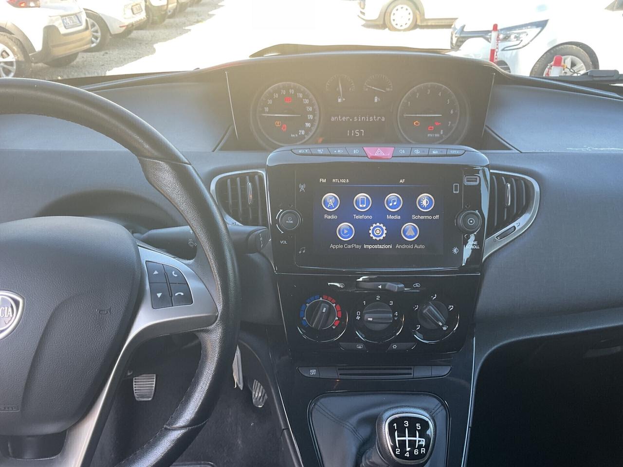 Lancia Ypsilon 1.0 FireFly 5 porte Hybrid Ecochic Gold