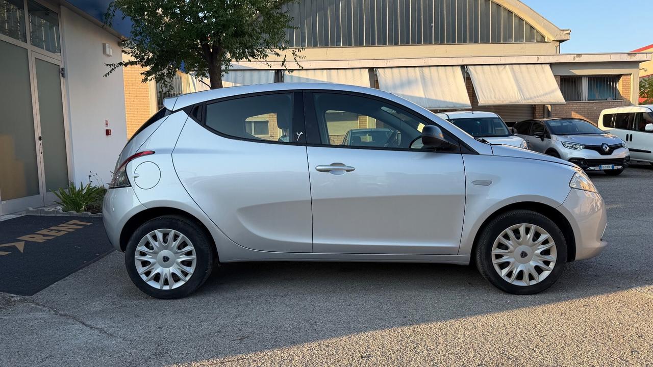 Lancia Ypsilon 1.2 69 CV