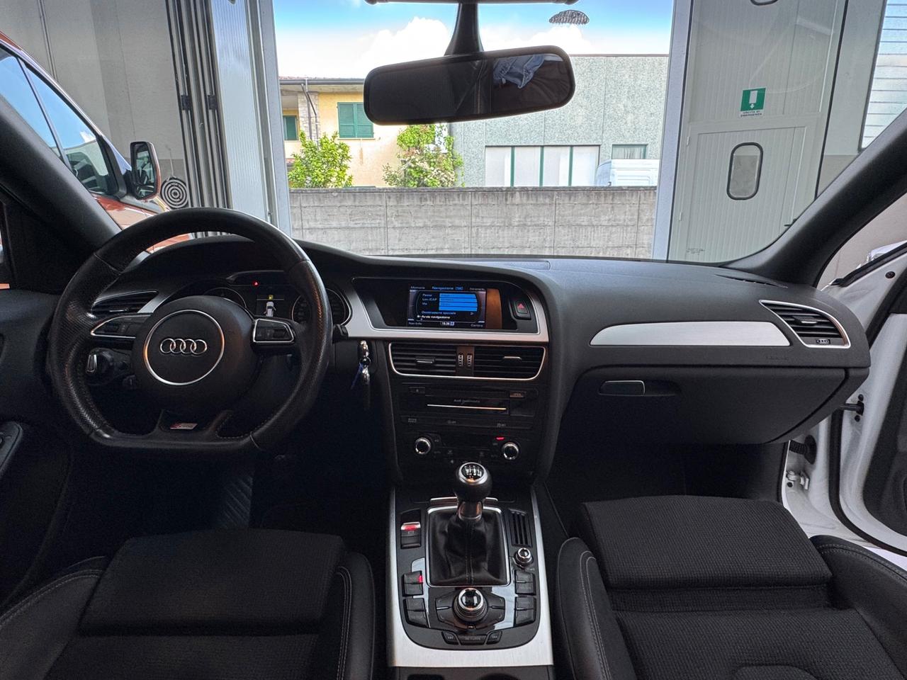 Audi A4 Avant 2.0 TDI 150 CV S-LINE TOTALE