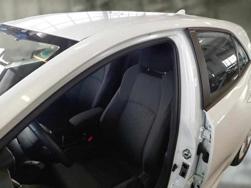 TOYOTA COROLLA 1.8 HYBRID BUSINESS 5 PORTE BERLINA
