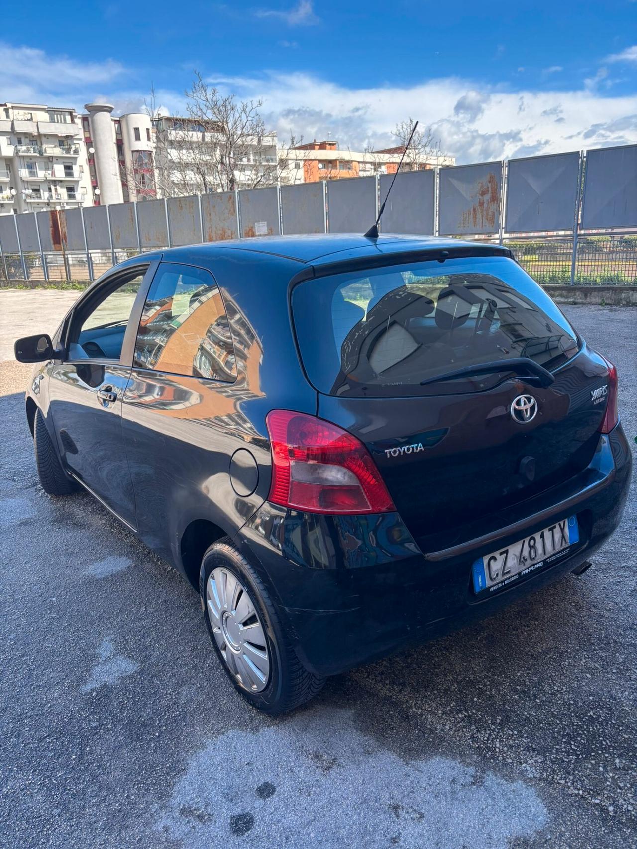 Toyota Yaris 1.0 3 porte