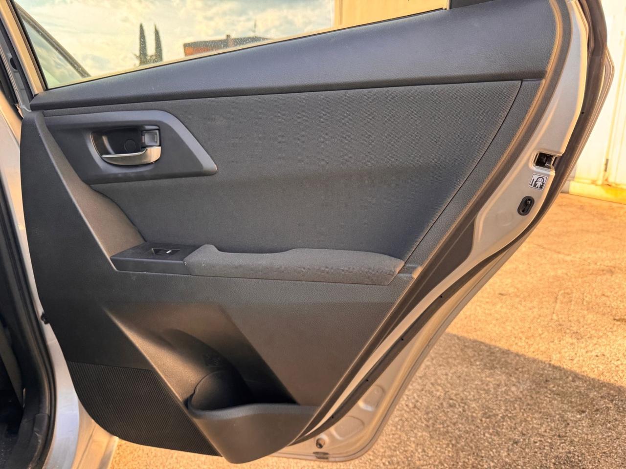 Toyota Auris 1.6 D-4D Lounge AUTO INCIDENTATA